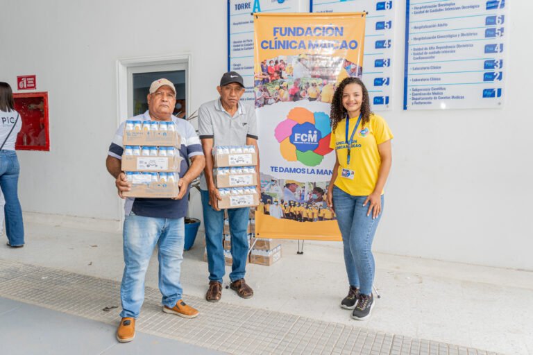 Entrega a líderes comunitarios