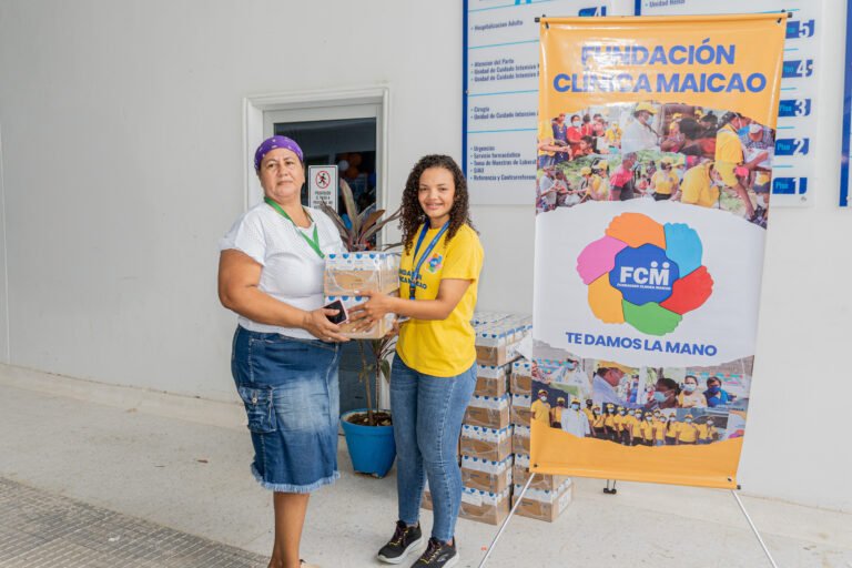 Entrega a líderes comunitarios